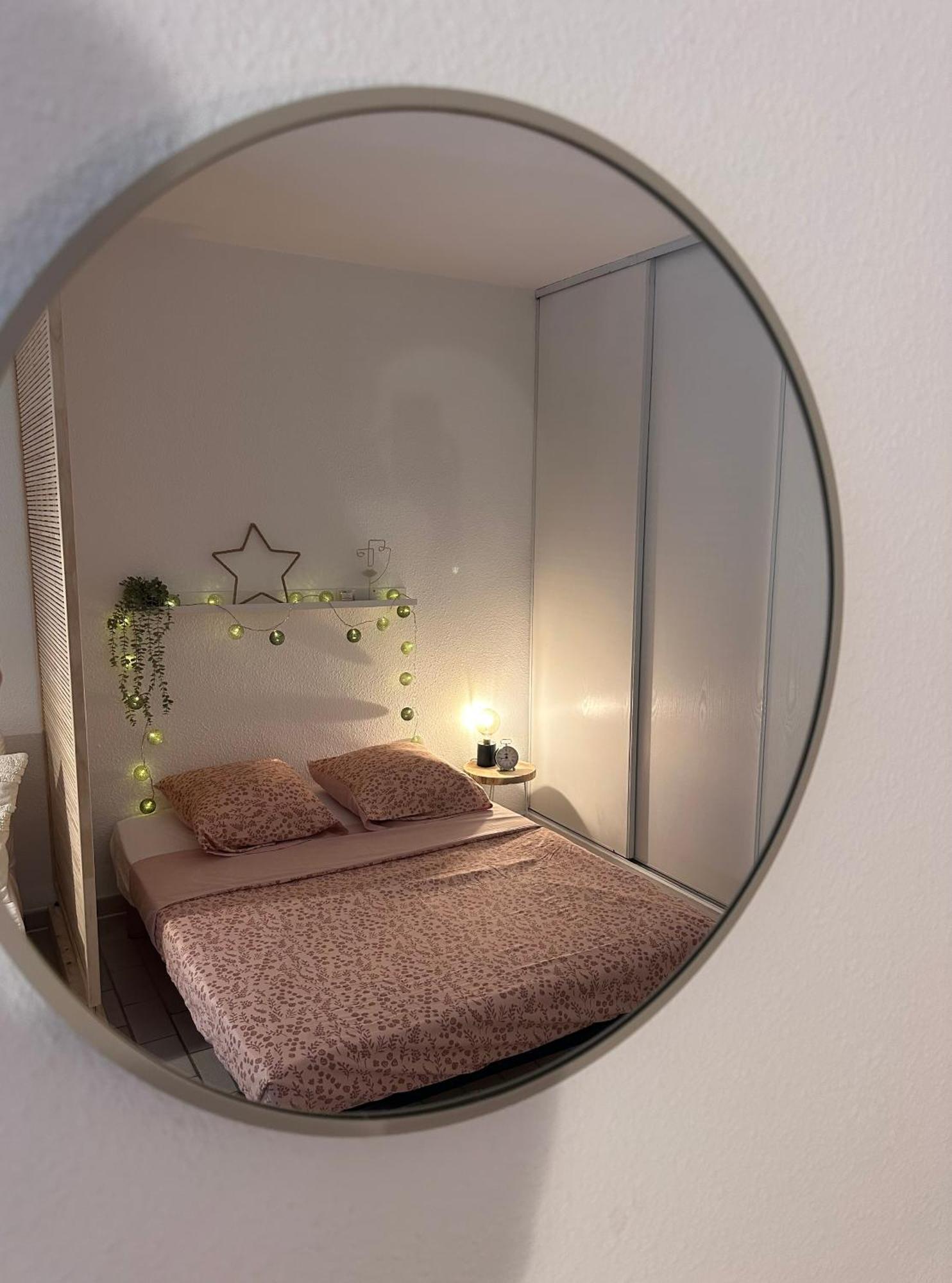 Studio Sur Le Port De Hyeres - A 2Min Des Plages, Clim & Balcon エクステリア 写真