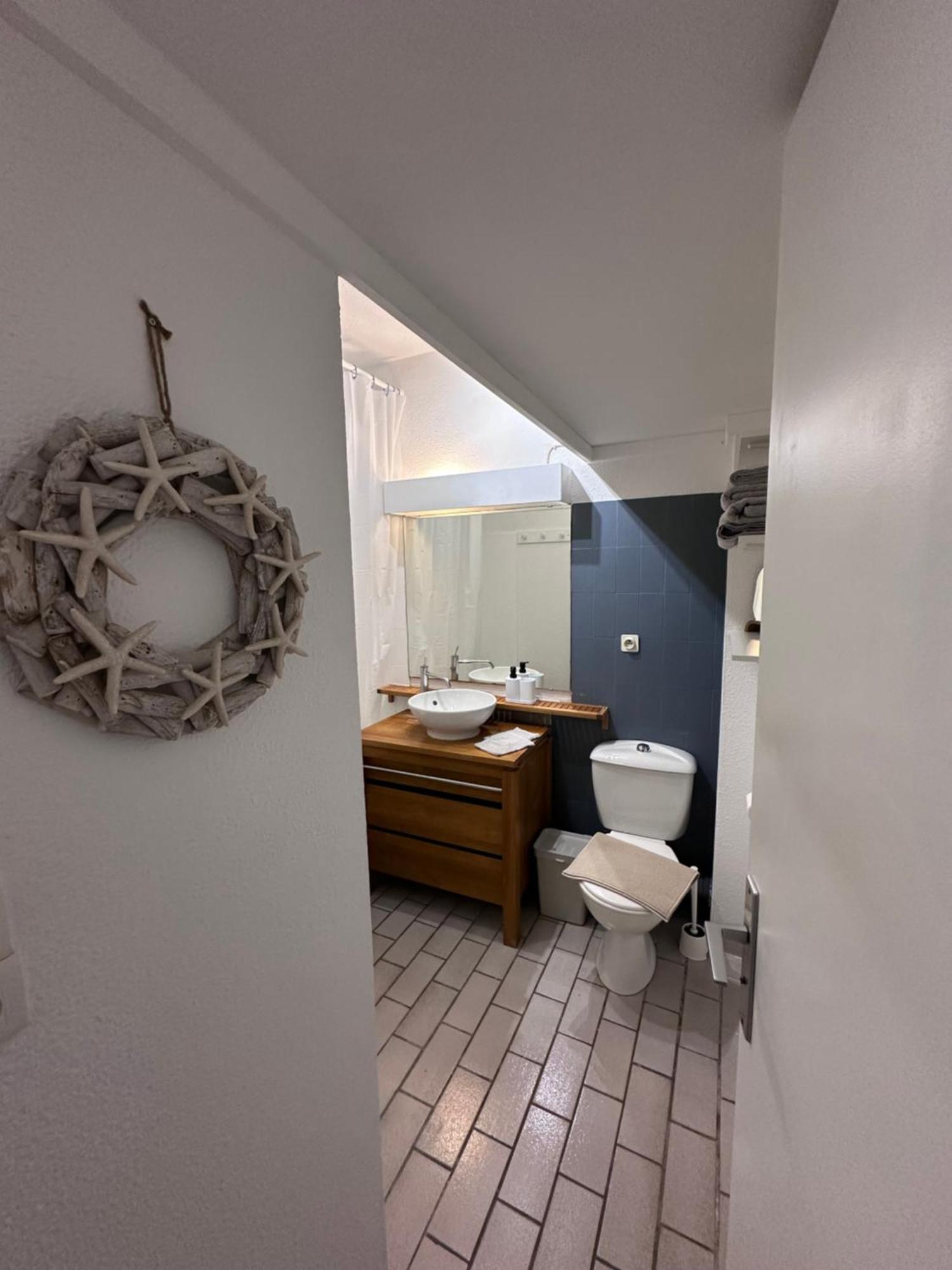 Studio Sur Le Port De Hyeres - A 2Min Des Plages, Clim & Balcon エクステリア 写真