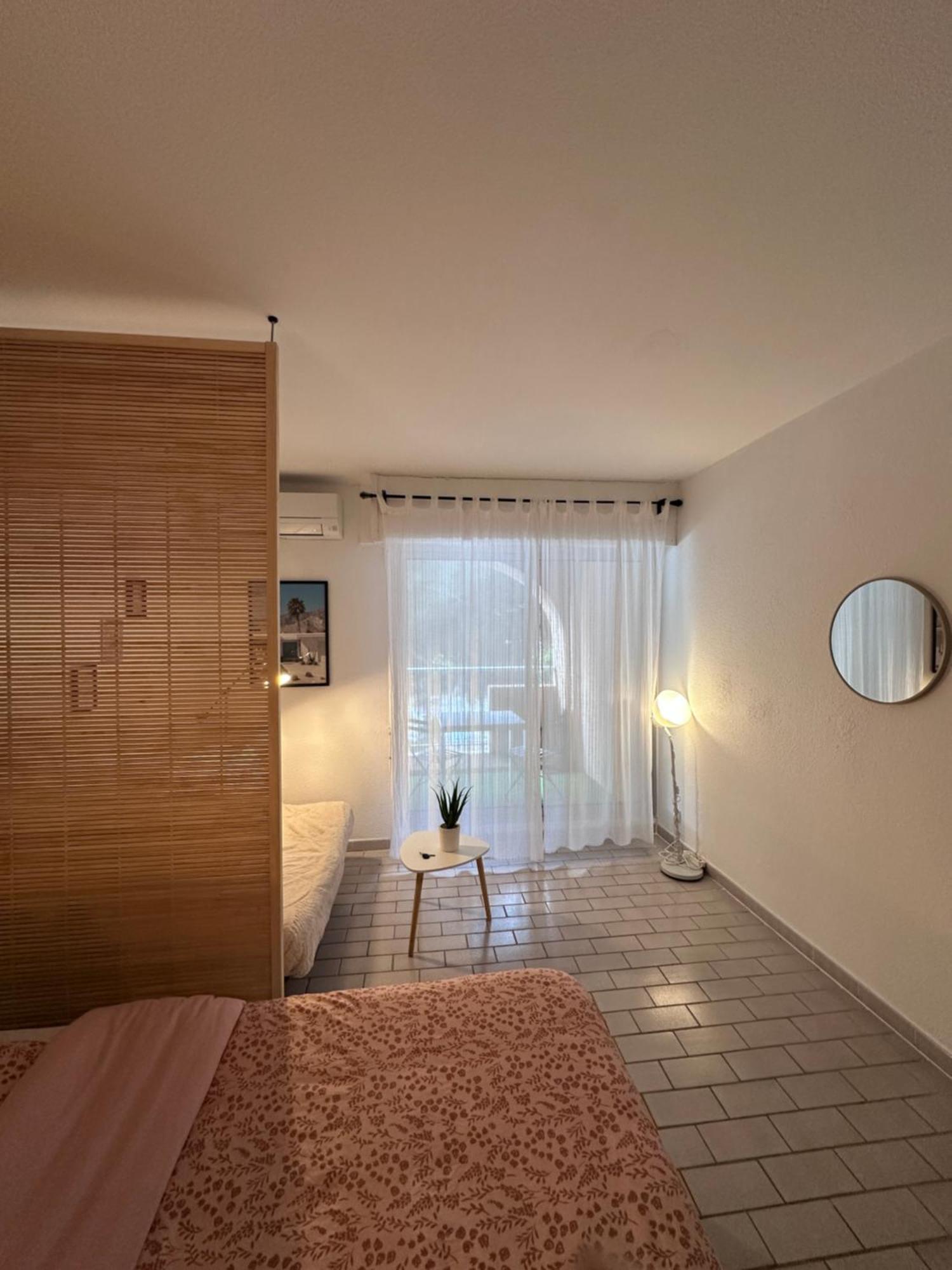 Studio Sur Le Port De Hyeres - A 2Min Des Plages, Clim & Balcon エクステリア 写真